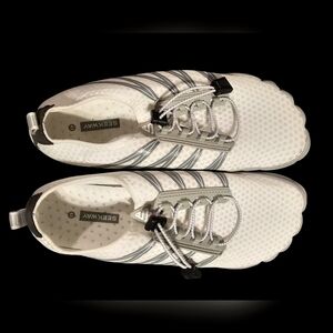 Seekway Water Shoes Size 43  Mens 10.5 Womens 11.5 **Like New**